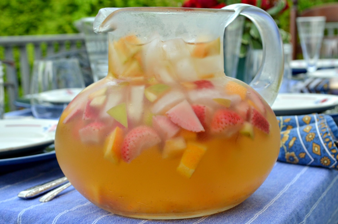 White Sangria With Apples Oranges And Strawberries Three Many Cooks,Chicken Drumstick Recipes