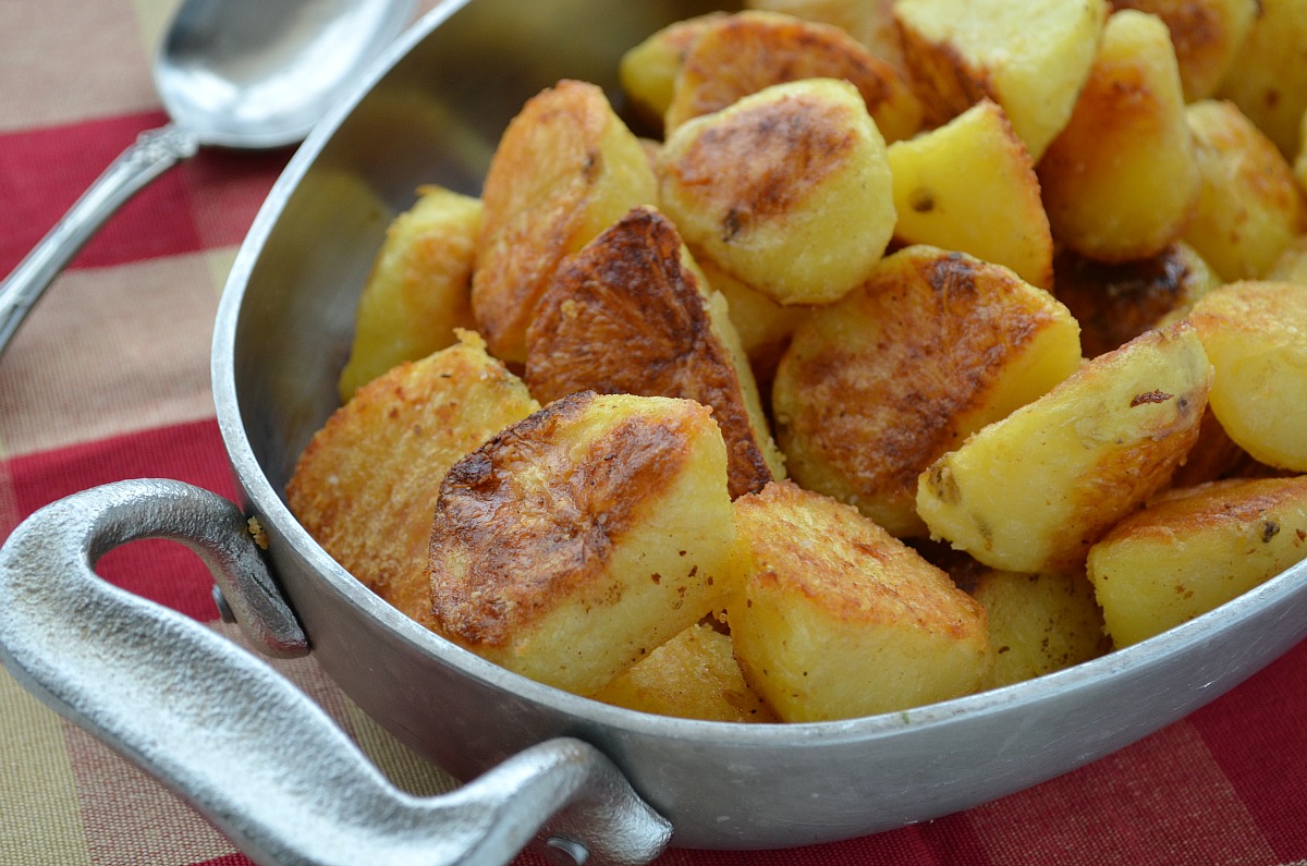 perfect-roast-potatoes-three-many-cooks